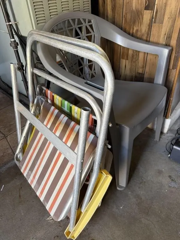 Vintage Folding Lawn Chairs and Plastic Chair
-