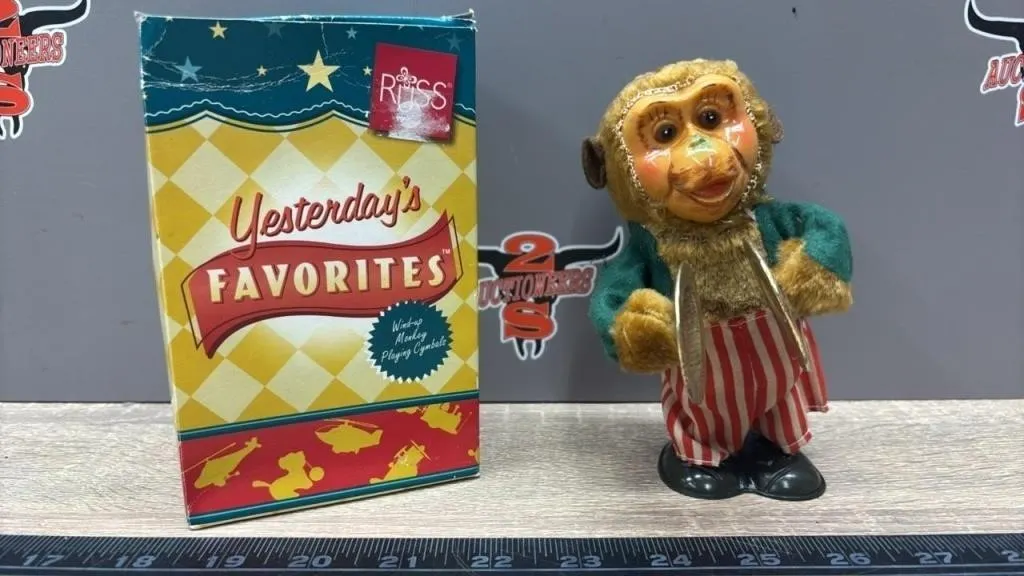 Wind Up Monkey w/Cymbals. Works.