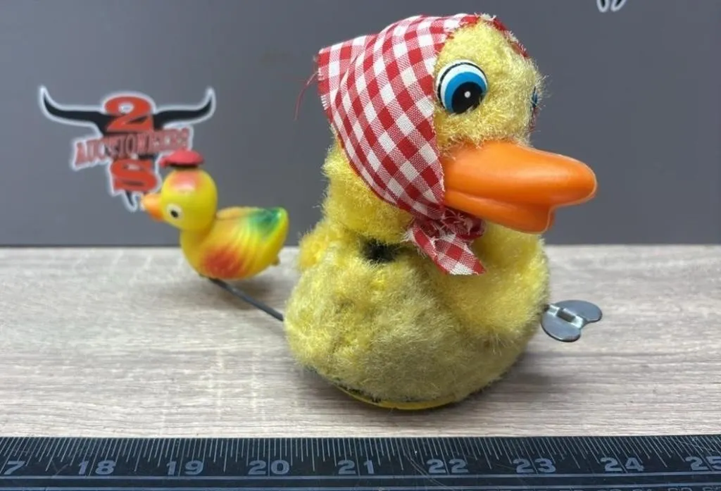 Little Duckie Big Duckie Windup Toy. Japan.