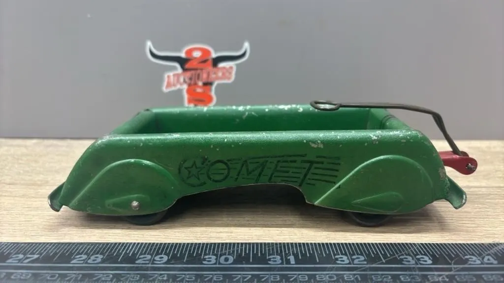 Metal Comet 7� Wagon.