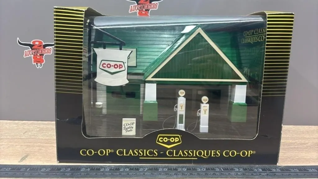 Co-op Classics Service Station. Unused in Box.