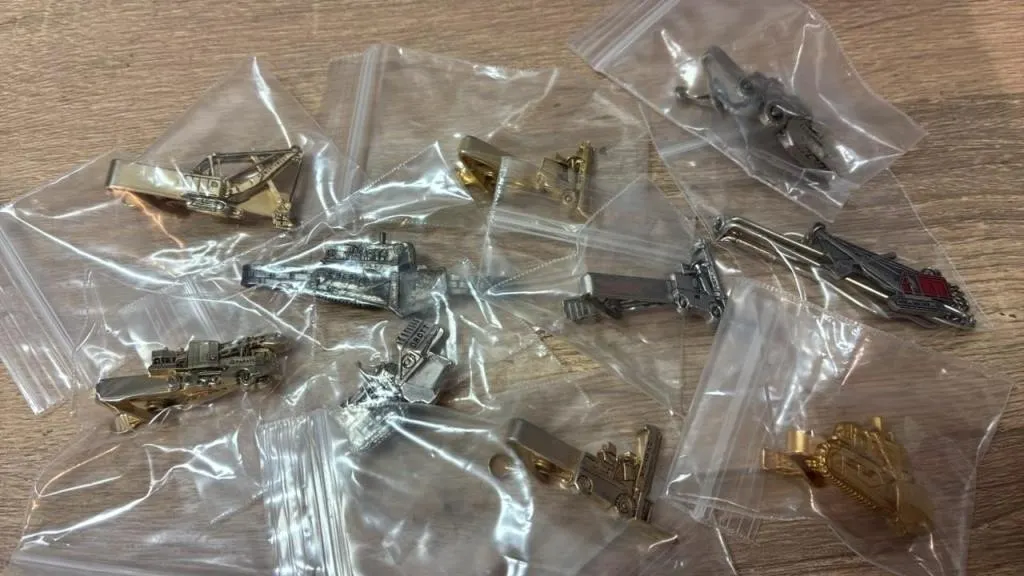 10 Heavy Equipment Tie Clips. *SC