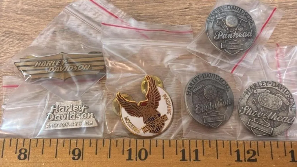6 Harley Davidson Pins. *SC