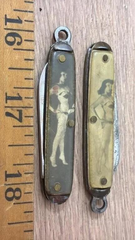 2 Vintage Pinup Pocket Knives. *SC