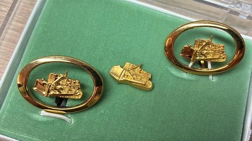 Track Type Tractor Cufflinks & Tie Pin. *SC