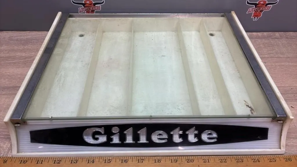 Vintage Gillette Display Case. 17�Wx14�Dx2.5�H.