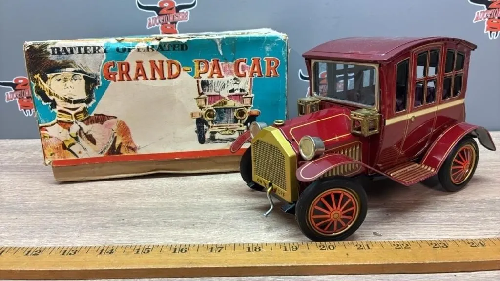 Battery Operated Grand-Pa Car w/Original Box. Box