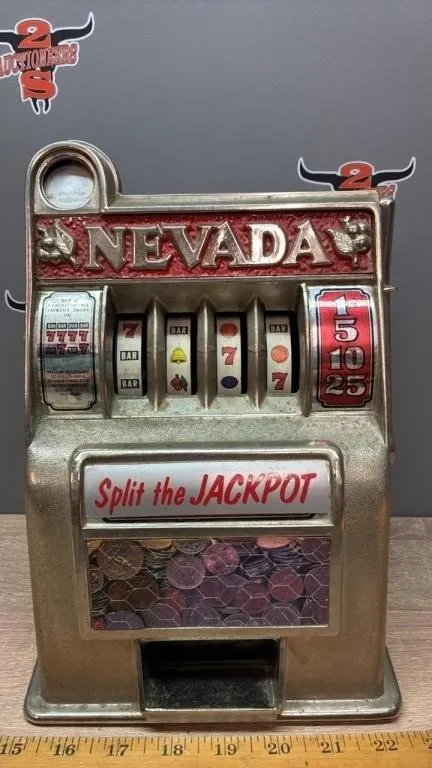 Mini Slot Machine. 11�H. Spins, But Arm Does Not