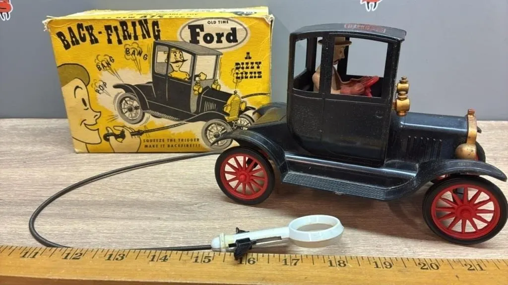 Revell Toy Old Time Ford Back-Firing 1917 Model T