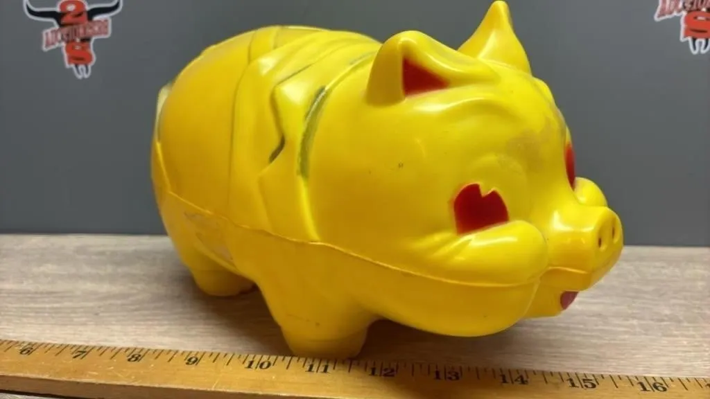 Large Reliable Plastic Piggy Bank. No Bung.