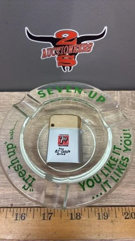 7-UP Lighter & Ashtray.