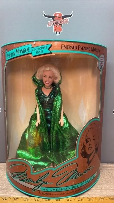 DSI Marilyn Monroe Emerald Evening Doll.