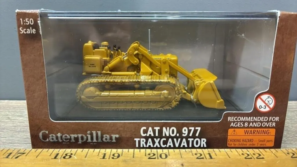 Norscot 1:50 Caterpillar 977 Traxcavator.