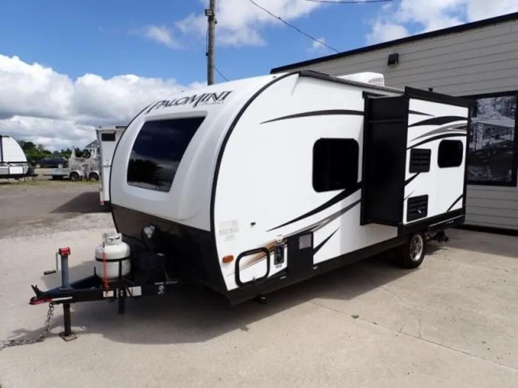 NEW NON CURRENT 2018 Forest River Palomino 23 Ft 4