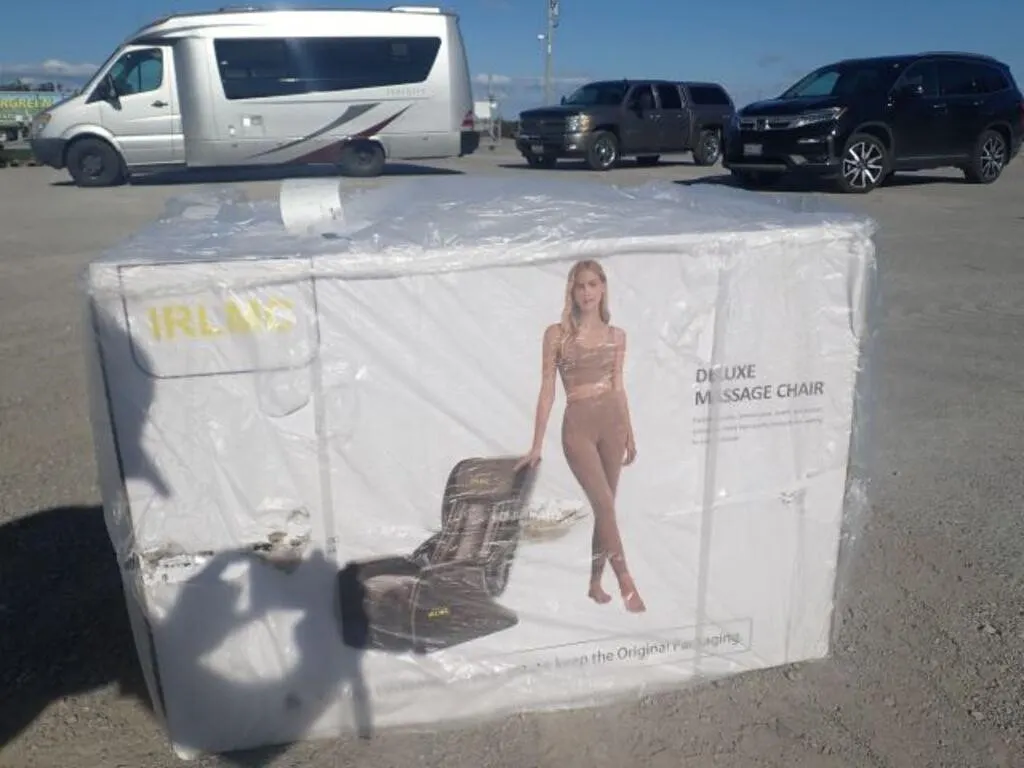 UNUSED 2025 Arm Chair