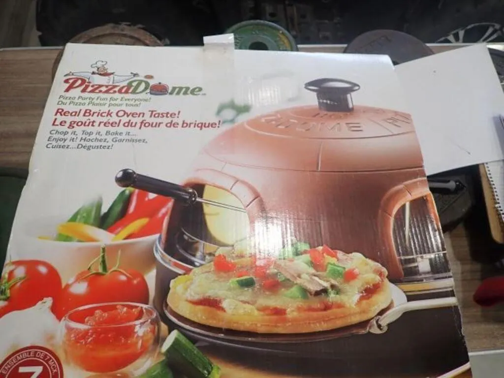UNUSED 7 Pc Pizza Oven