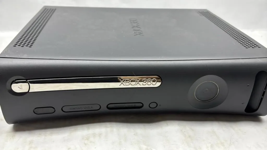 Xbox 360 Black Elite no cords