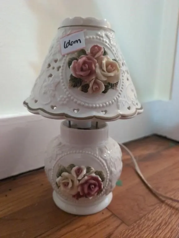 Small ceramic lamp 10in tall