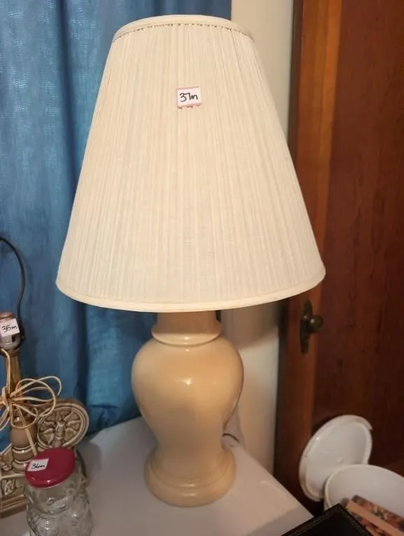 Lamp 32in tall