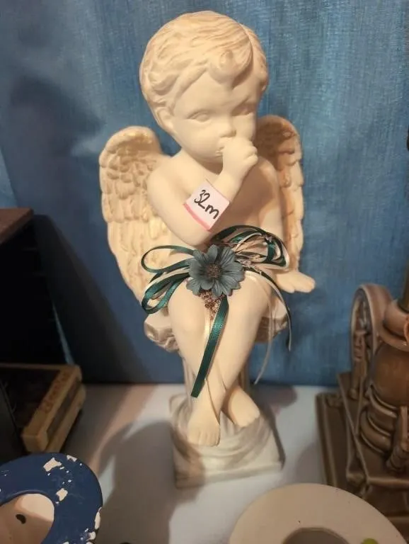 Angel on pedestal