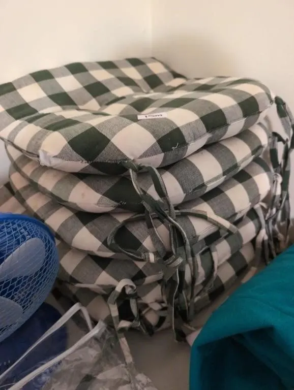 6 green/white seat cushions