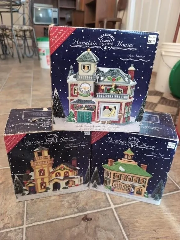 3 Christmas houses