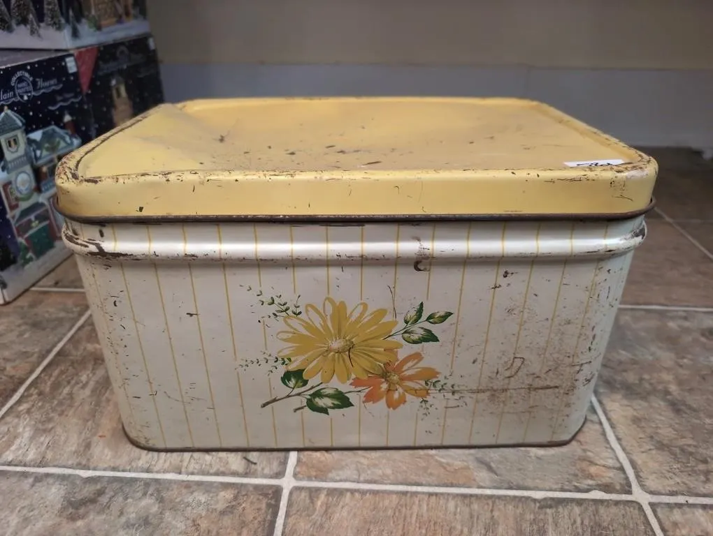 Vintage metal breadbox