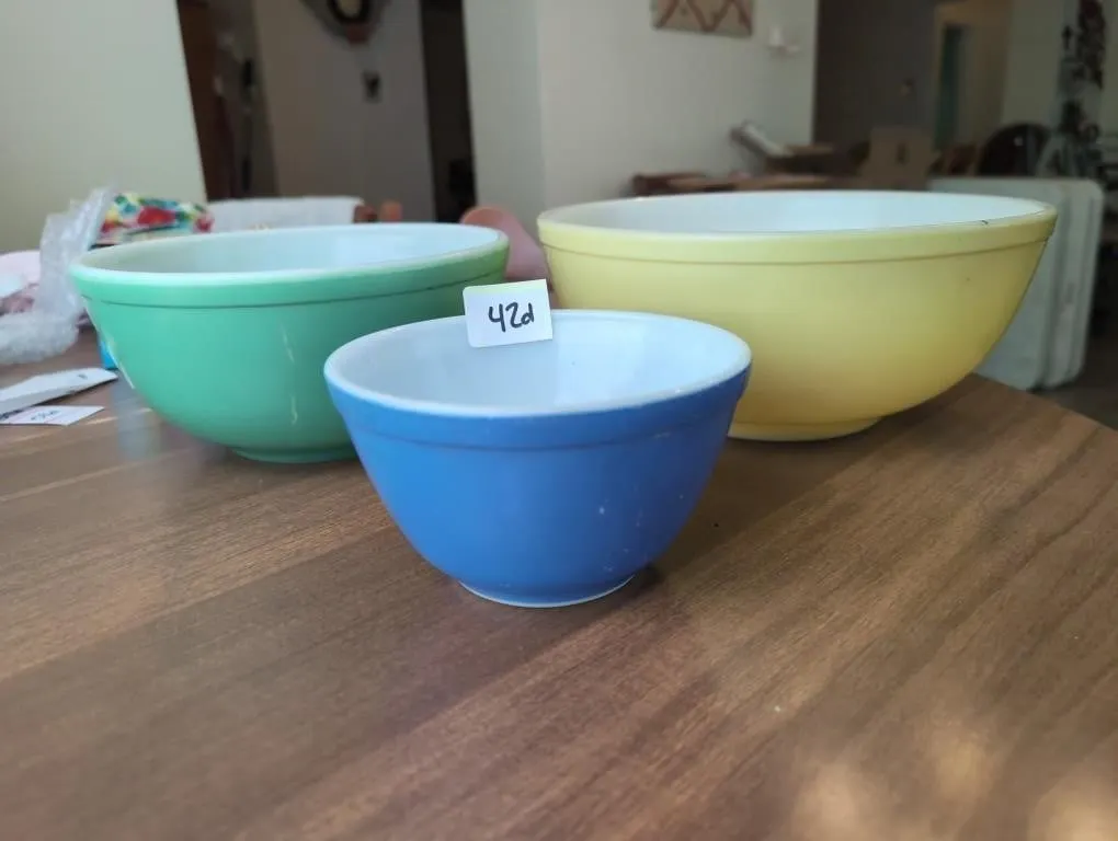 3 Vintage PYREX mixing bowls