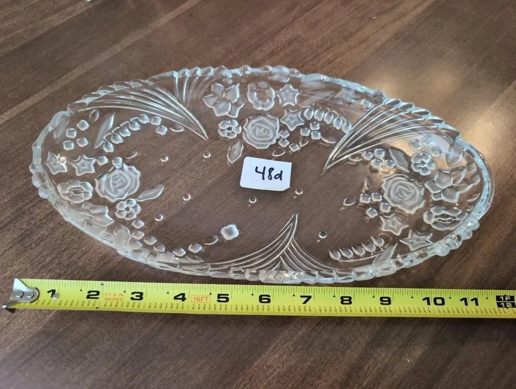 Crystal oval server