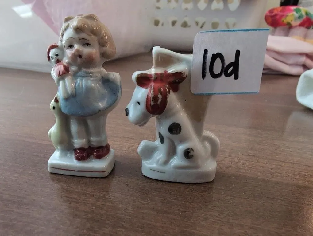 Japan little figurines