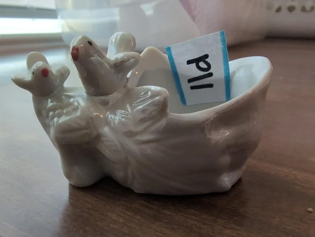 Small bird figurine