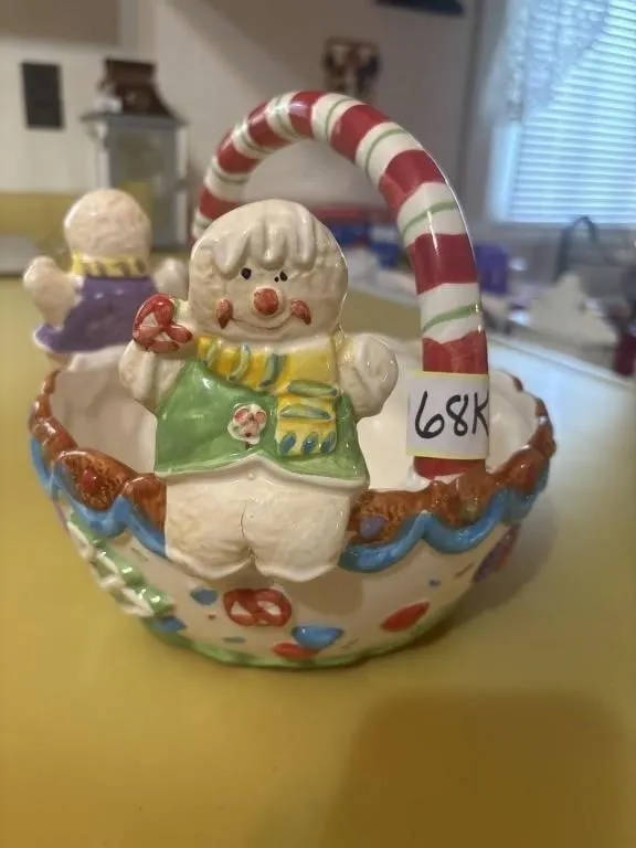 Christmas gingerbread man ceramic basket