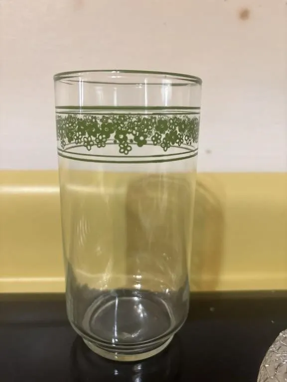 Corelli vintage crazy daisy glasses 4 pc