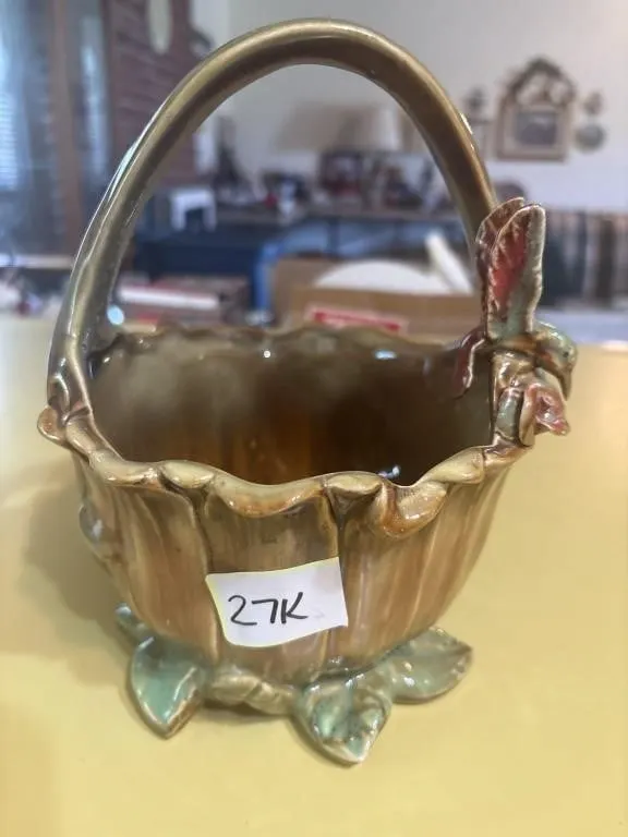 Ceramic humming bird basket