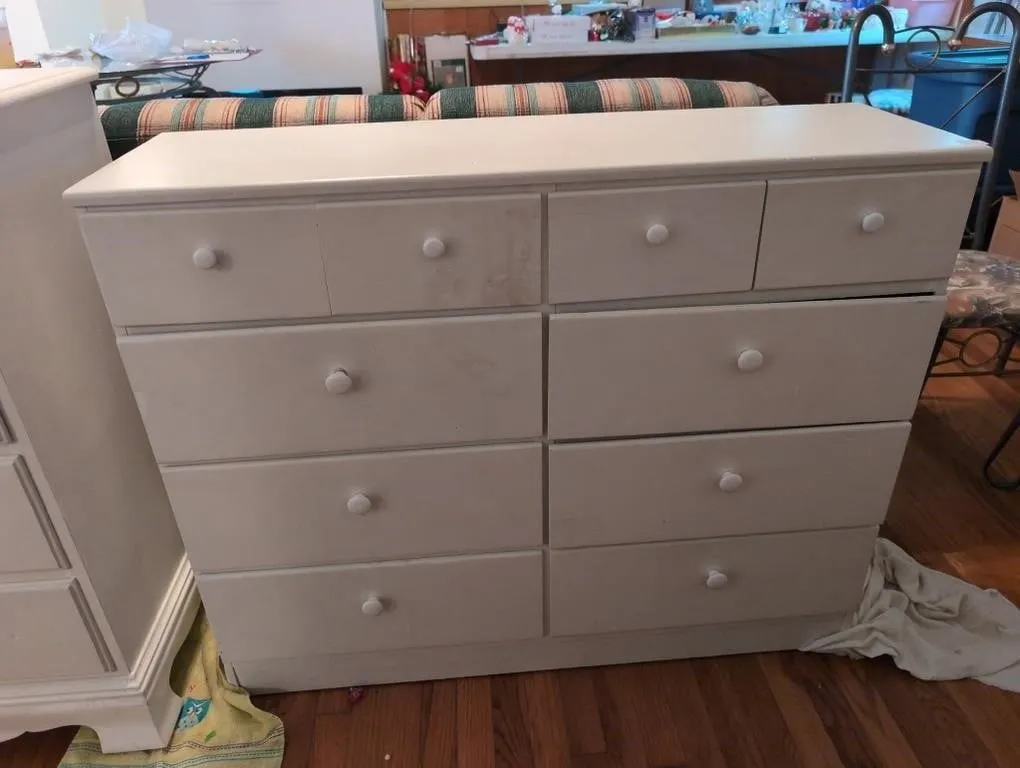 10 drawer white painted dresser 41.5x13x34H