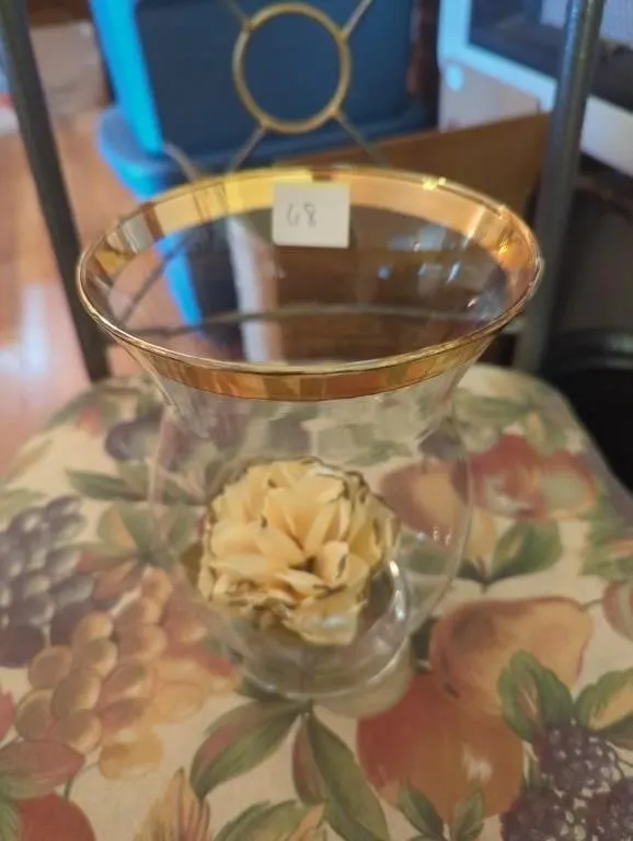 Glass vase