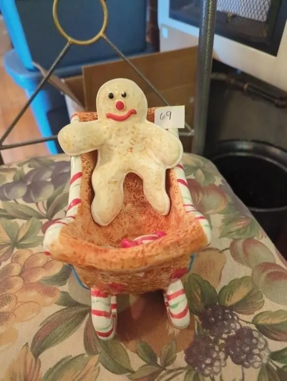 Sleigh candy dish