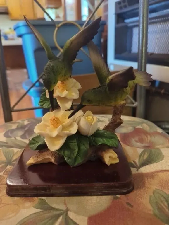 Ceramic humming bird