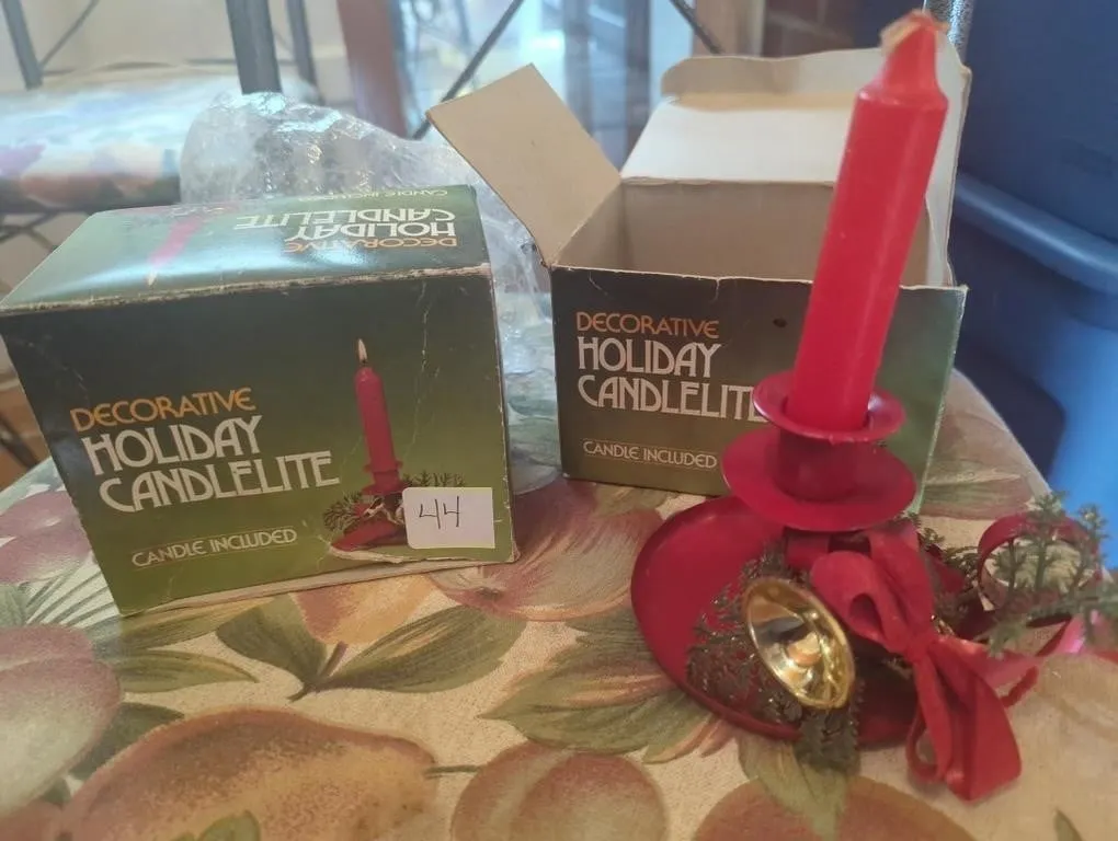 Decorative holiday candle x 2