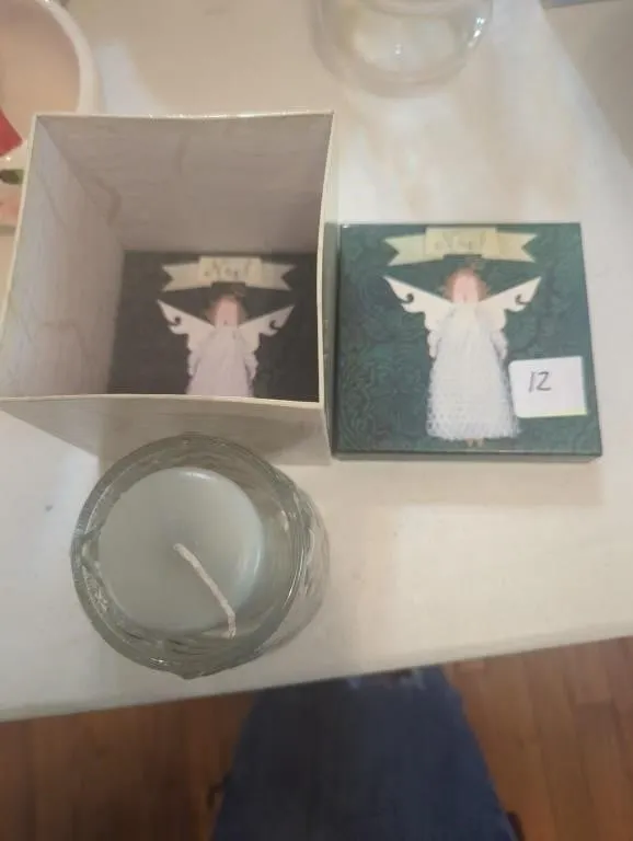 Glass scented candle