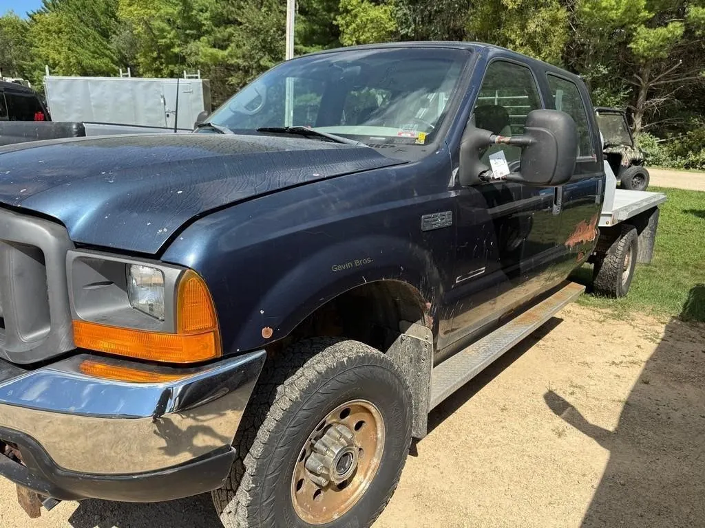2001 Ford F-350 XL Super Duty Truck