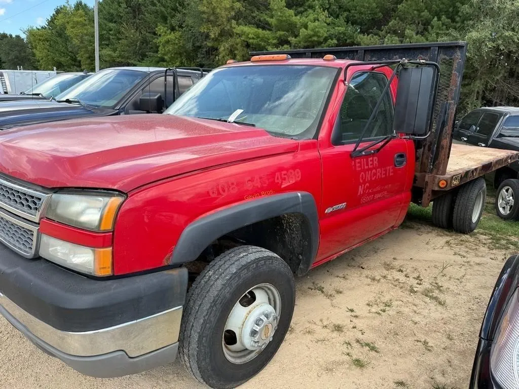 2005 Chevy 3500 Flat bed Truck