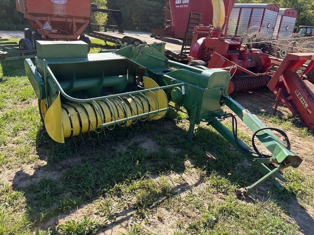 John Deere 24T Small Square Baler