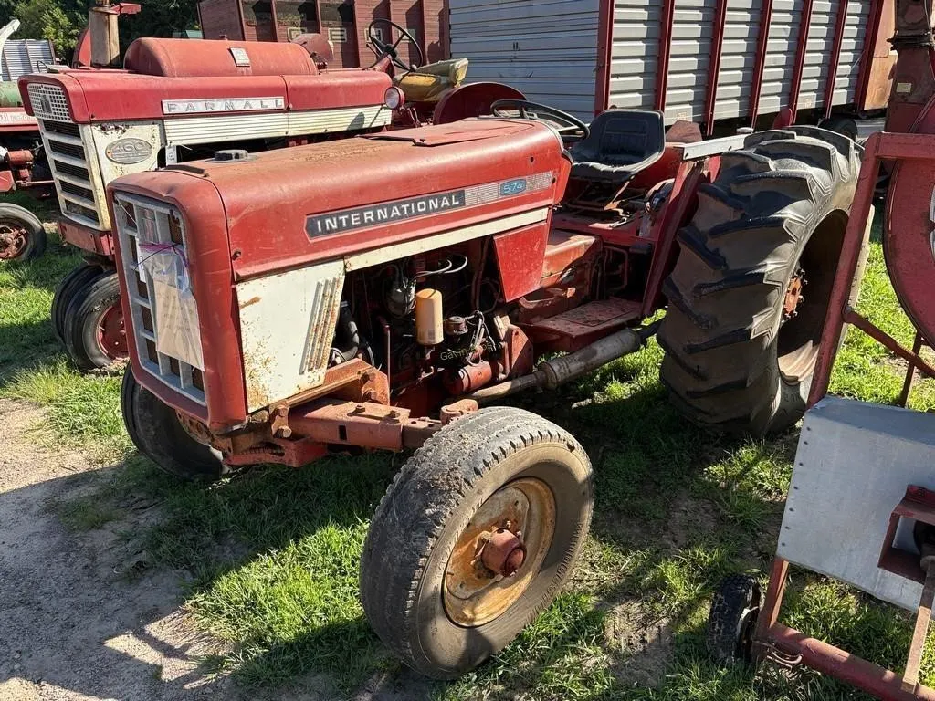 IH 574 Gas Tractor
