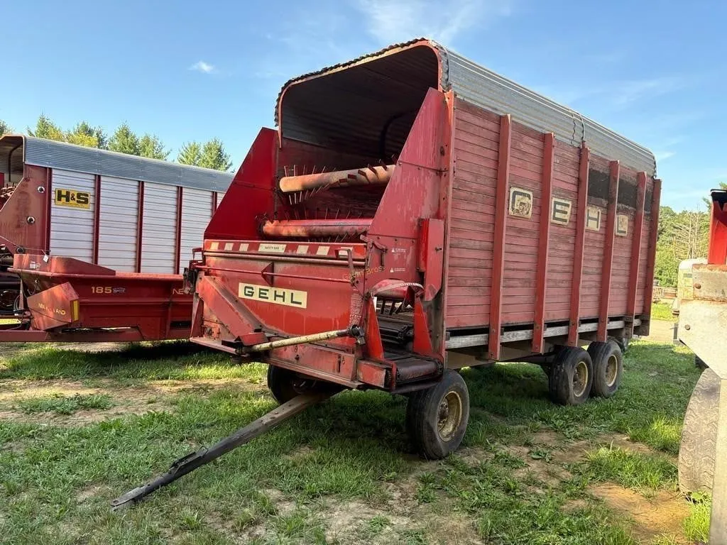 Gehl 910 16' Chopper Box