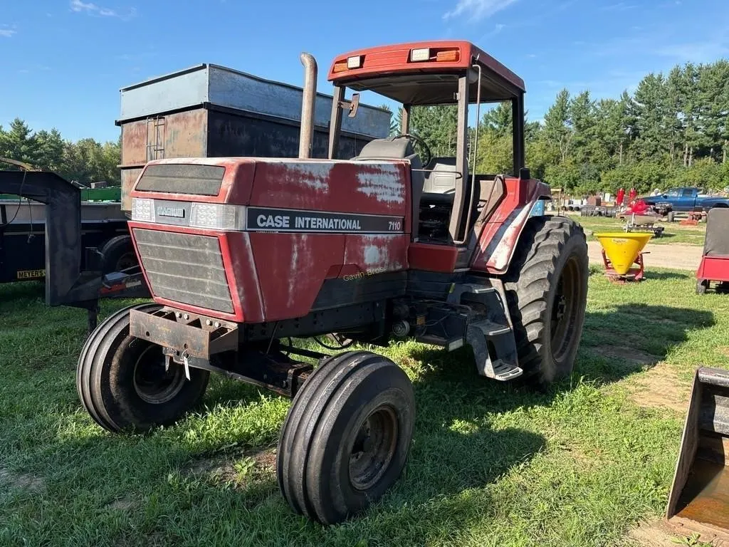 Case International 7110 Tractor