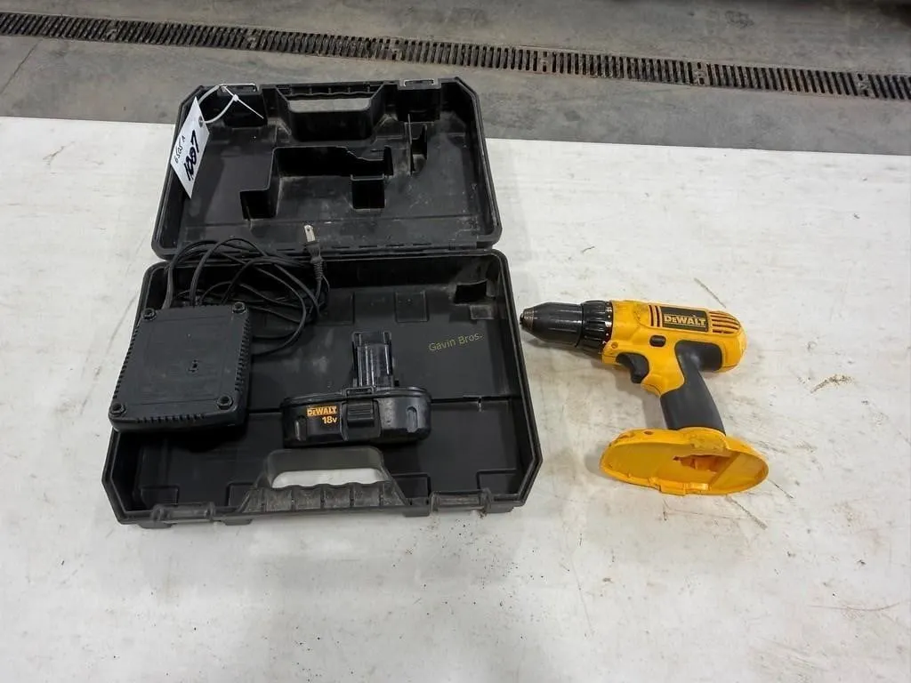Dewalt 18V Drill w/battery & charger