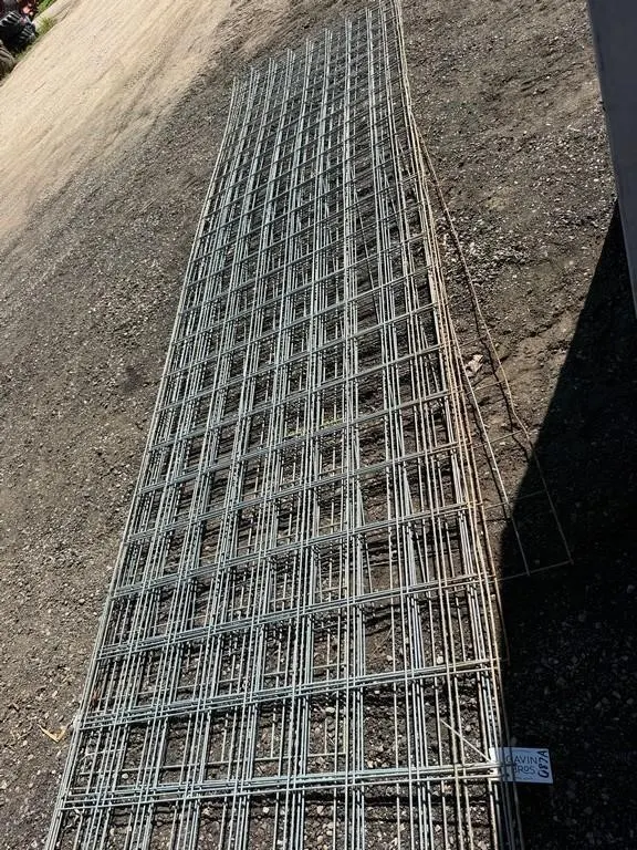 (5) 16' Cattle Panels, (4) 8' Panels.