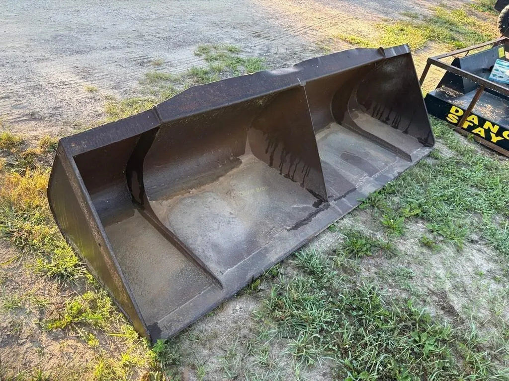 102" Skidsteer Bucket
