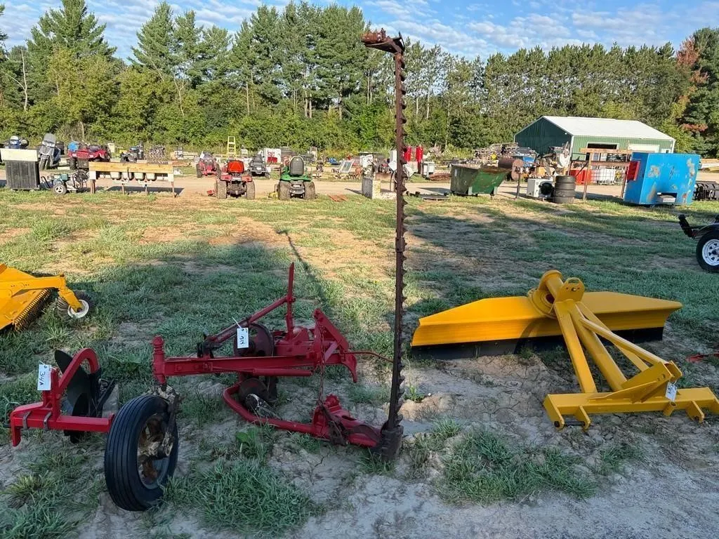 IH 7' Sickle Bar Mower